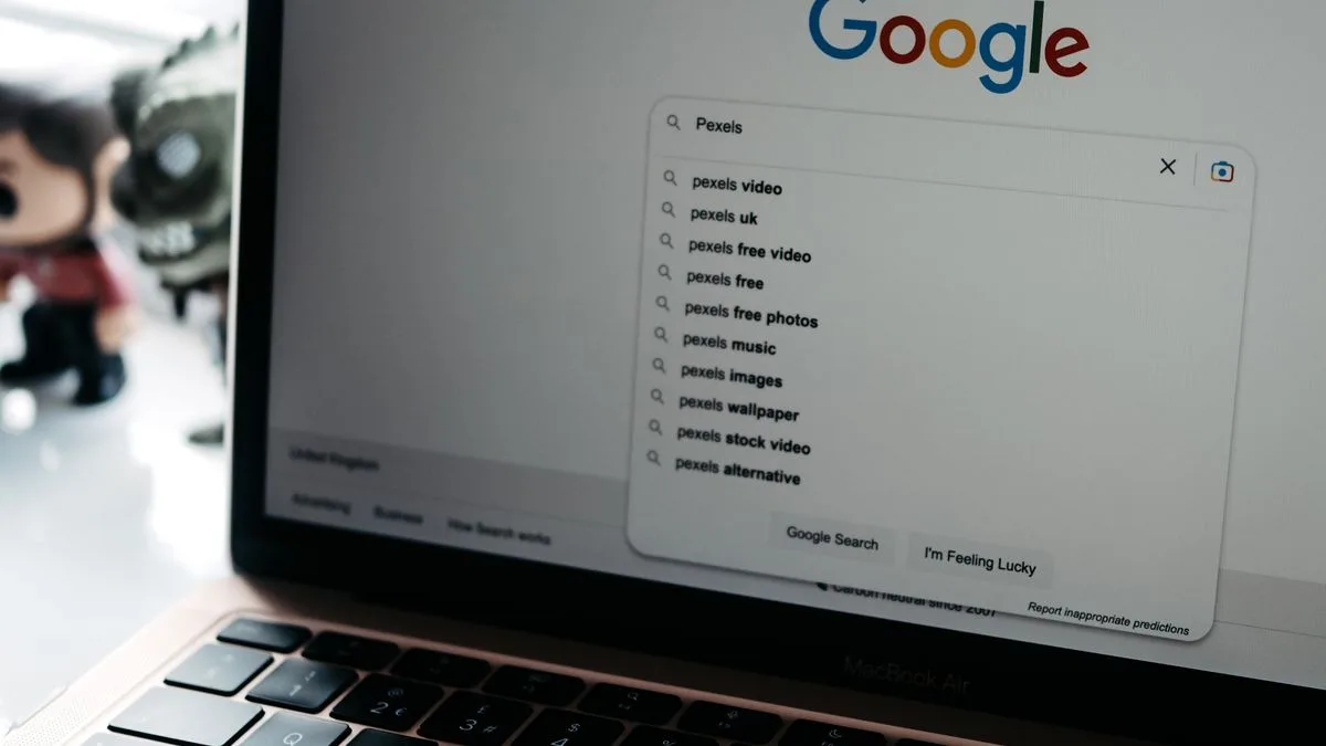 GEO vs SEO: posicionar tu pyme en Google y en las IA